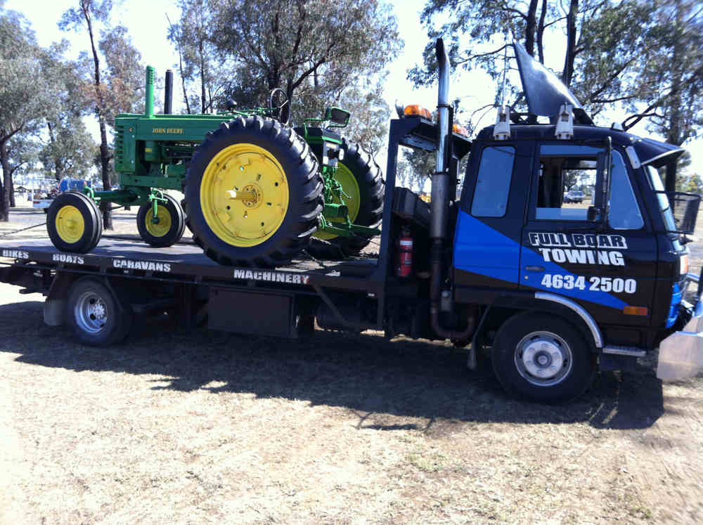 Tractor - Full Boar 4x4